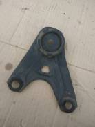 Крепление балки подвески. Toyota Ipsum, ACM21, ACM21W, ACM26, ACM26W Toyota Picnic, ACM20, ACM21, CLM20, ACM20R Toyota Avensis Verso, ACM20, ACM21, CL...