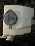 Бачок стеклоомывателя. Toyota Ipsum, CXM10, CXM10G, SXM10, SXM10G, SXM15, SXM15G Toyota Picnic, CXM10, CXM10L, SXM10, SXM10L Toyota Gaia, CXM10, CXM10...