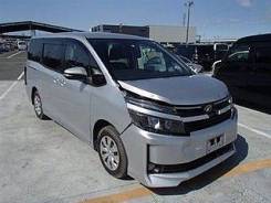 Toyota Noah. ZRR80789345