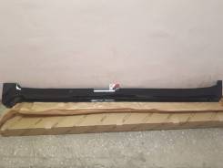 Накладка на порог. Toyota Land Cruiser, GRJ200, URJ200, URJ202, URJ202W, UZJ200, UZJ200W, VDJ200 Двигатели: 1GRFE, 1URFE, 1VDFTV, 2UZFE, 3URFE