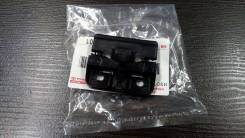 Замок бардачка. Toyota: Regius Ace, Corona, Windom, Sienna, Tacoma, Avensis, RAV4, Camry, Corolla, Sequoia, Tundra, 4Runner, T.U.V, Hilux, Vista, Celi...