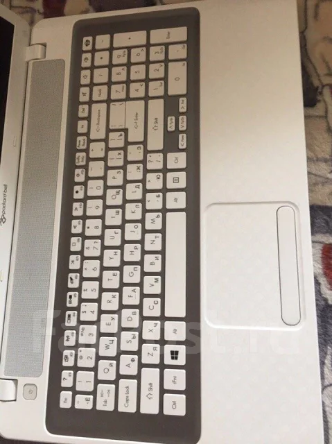 Packard Bell. 17.3", 2,4����, ��� 8 ��, ���� 500���, WiFi: 1, Bluetooth: 1, ����������� �� 12��. ����