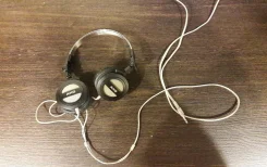 AKG ����