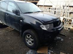 Капот. Mitsubishi L200, KB4T Двигатели: 4D56, HP
