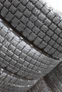 Bridgestone W910. Всесезонные, 2013 год, износ: 5%, 2 шт