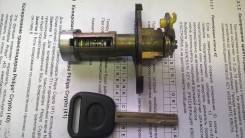 Личинка замка. Toyota Highlander, MCU20, MCU20L, MCU21, MCU23, MCU23L, MCU25, MCU25L, MCU26, MCU28, MCU28L