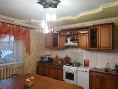 Продам коттедж. Улица Попова 74а, р-н Слобода, площадь дома 279 кв. м., централизованный водопровод, электричество 15 кВт, отопление твердотопливное...