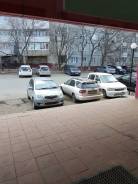 Сдам часть помещения в торговом зале под аптеку. 100 кв. м., улица Карбышева 12, р-н БАМ. Вид из окна