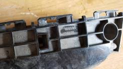 Крепление бампера. Toyota Land Cruiser, GRJ200, URJ200, URJ202, URJ202W, UZJ200, UZJ200W, VDJ200, J200 Двигатели: 1GRFE, 1URFE, 1VDFTV, 2UZFE, 3URFE