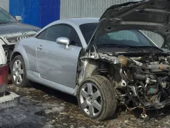 Audi TT ����
