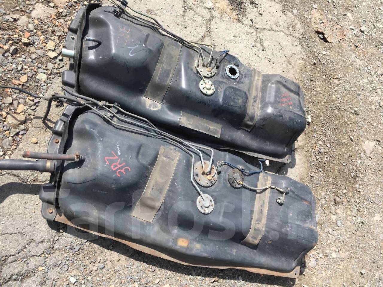 Топливный бак на toyota hiace regius дизель. Бензиновый. Тойота хайс топливная система 2rz. Toyota granvia vch10. Toyota hiace 2011 топливный бак.