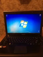 Samsung R425. 14", 2 500����, ��� 4 ��, ���� 320���, WiFi: 1, Bluetooth: 1, ����������� �� 2��. ����