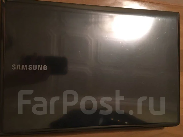 Samsung R425. 14", 2 500����, ��� 4 ��, ���� 320���, WiFi: 1, Bluetooth: 1, ����������� �� 2��. ����