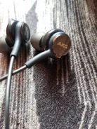 AKG ����