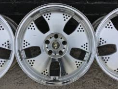 RAYS VOLK RACING. 7.5/8.5x18, 5x114.30, ET43/35, ЦО 70,0 мм.
