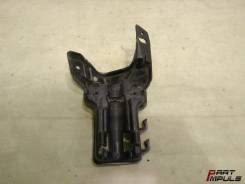 Кронштейн насос-форсунки омывателя фар. Renault Megane, BZ0G, BZ0H, BZ0K, BZ0U, DZ, DZ03, DZ0G, DZ0K, DZ0U, DZ1E, DZ1H, EZ0G, EZ0K, EZ0U, KZ0G, KZ0H...