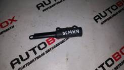 Амортизатор бардачка Toyota Prius NHW20. Toyota: Corolla Spacio, Allex, Ipsum, Corolla Axio, Corolla Verso, Corolla, Previa, Avensis Verso, Estima, Ta...
