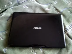 Asus X. 15.6", 2,3����, ��� 6 ��, ���� 500���, WiFi, Bluetooth, ����������� �� 5��. ����