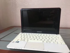 Samsung NC110. 10.1", 1,7����, ���� 320���, WiFi, Bluetooth