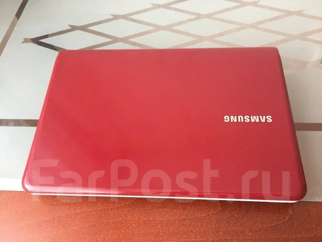 Samsung NC110. 10.1", 1,7����, ���� 320���, WiFi: 1, Bluetooth: 1 ����