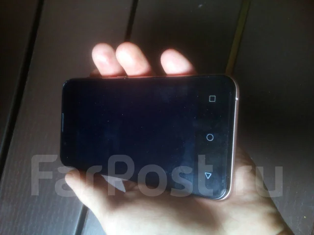 BQ BQ-4072 Strike Mini. �/�, �������, 3G, Dual-SIM ����