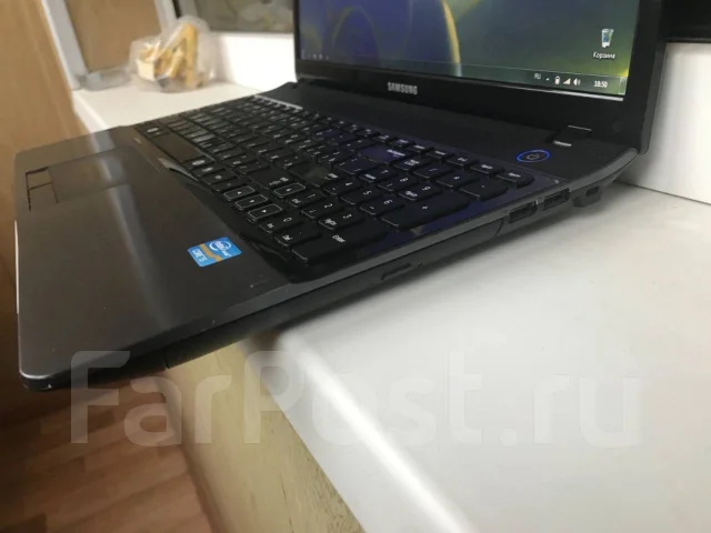 Samsung 300E5C. 15.6", 2,5����, ��� 4 ��, ���� 320���, WiFi: 1, Bluetooth: 1, ����������� �� 1��. ����