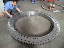 Опорно-поворотный механизм. Hitachi: EX220, EX100, EX300, EX60, UH083, EX450, EX135, EX120, EX135UR, EX200, EX125, UH063, EX100WD-3, EX100WD-2, EX300L...