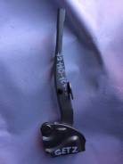 Крепление капота. Hyundai Getz, TB Hyundai Click Двигатели: G4EE, G4HG, G4EDG, G4EA, G4HD