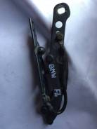 Крепление капота. BMW 3-Series, E46/2, E46/2C, E46/3, E46/4, E46/5 Двигатели: M57D30TU, M47D20TU, M52TUB28, M43TUB19, M54B25, M52TUB20, M43B19, M52TUB...