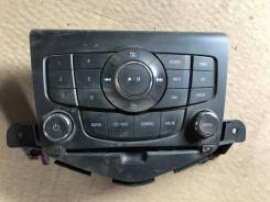 Накладка консоли. Chevrolet Cruze, HR51S, HR52S, HR81S, HR82S, J300, J305, J308 Двигатели: A14NET, F16D3, F16D4, F18D4, LUJ, M13A, M15A, Z18XER, Z20D1...