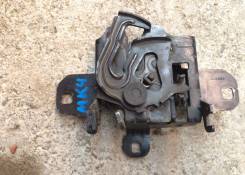 Замок капота. Volkswagen Bora Volkswagen Jetta Volkswagen Golf, 1E7, 1J1, 1J5 Двигатели: AAM, ADZ, AEH, AFN, AFT, AGG, AGN, AGP, AGR, AGU, AGZ, AHF, A...