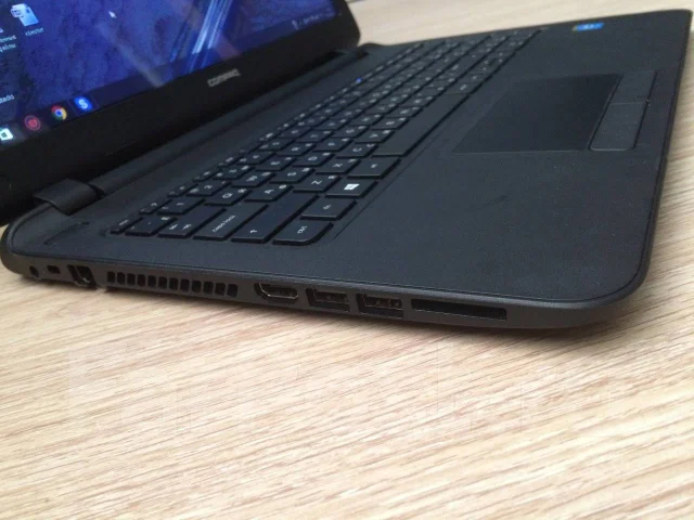 Compaq 15. 15.6", 2,2����, ��� 2048 ��, ���� 500���, WiFi: 1, Bluetooth: 1, ����������� �� 2��. ����