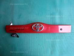 Накладка 5-й двери TOYOTA PRIUS Toyota Prius, NHW20