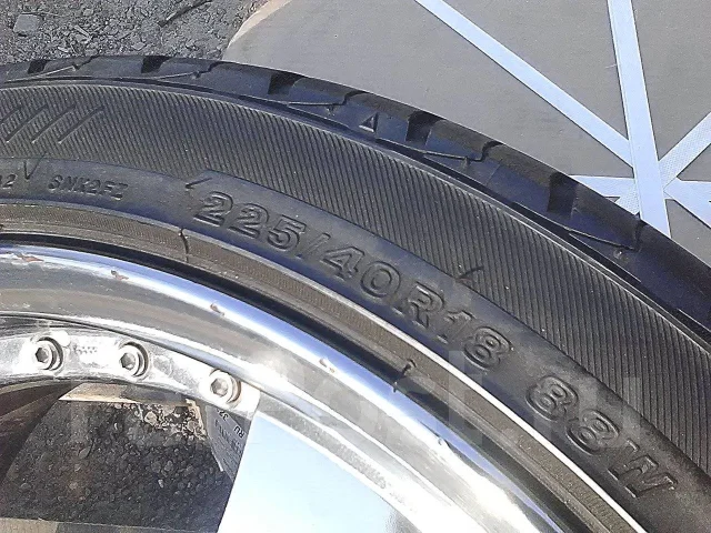 Bridgestone Sneaker. ������, 2010 ���, �/�, ����� 10 % ����