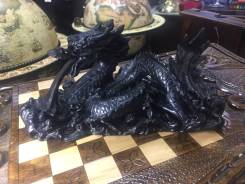 Статуэтки, фигурки.