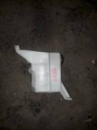 Бачок стеклоомывателя. Toyota Lite Ace Noah, SR40, SR40G, SR50, SR50G Toyota Noah Двигатель 3SFE
