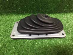 Кожух ручки раздатки Suzuki Escudo. Suzuki Escudo, TA01R, TD61W, TA11W, TD01W, TA31W, TA01W, TD51W, TA01V, TD31W, AT01W, TA51W, TD11W Двигатели: G16A...