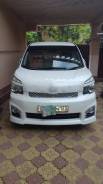 Toyota Voxy. ZRR700373076, 3ZR A606864