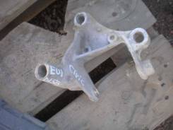Кронштейн опоры двигателя. Honda Civic, EU3, EN2, EU1 Honda Civic Ferio, ES3, ES1 Двигатели: 4EE2, D14Z6, D15B, D15Y2, D15Y3, D15Y4, D15Y5, D15Y6, D16...