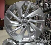 Nissan. 7.5x18, 5x114.30, ET45, ЦО 66,1 мм.