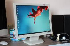 Samsung. 17", технология ЖК (LCD)