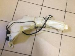 Бачок стеклоомывателя. Ford Focus, CB4, DA3, DB Двигатели: AODA, AODB, AODE, ASDA, ASDB, G6DA, G6DB, G6DD, G8DA, GPDA, GPDC, HHDA, HHDB, HWDA, HWDB, H...