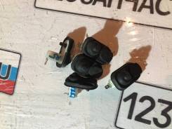 Датчик открытия двери, концевик двери. Suzuki Escudo, TA52W, TD52W, TL52W Двигатель J20A