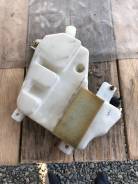 Бачок стеклоомывателя. Toyota Hiace, KZH100, KZH100G, KZH106, KZH106G, KZH106W Двигатель 1KZTE