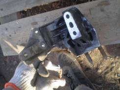 Крепление двигателя. Honda Stream, RN1, RN2 Honda Civic, EU1, EU2, EU3, EU4 Honda Civic Ferio, ES1, ES2, ES3 Двигатели: D17A, 4EE2, D14Z5, D14Z6, D15B...