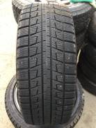 Bridgestone Blizzak Revo2. Зимние, без шипов, 2012 год, износ: 10%, 4 шт