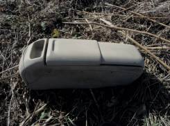 Подлокотник. Toyota Vista, AZV50, ZZV50, SV50, AZV55, SV55 Двигатели: 1AZFSE, 1ZZFE, 3SFSE, 3SFE