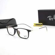 Очки Ray-Ban.