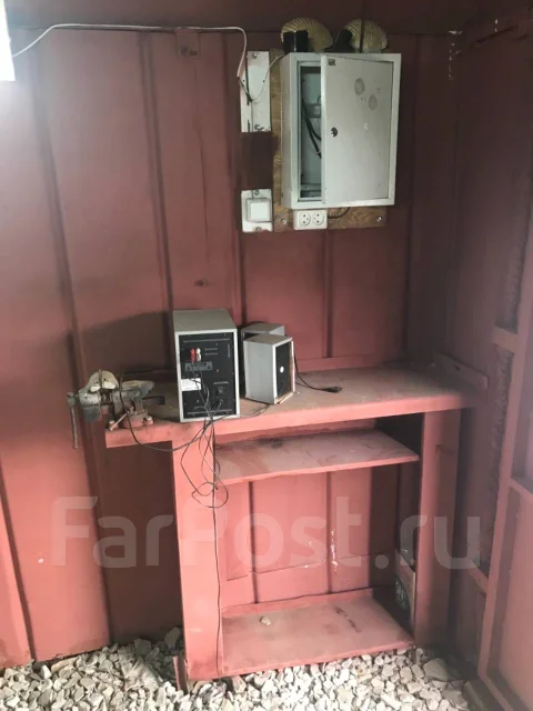 Металлический гараж у дороги - Аренда гаражей во Владивостоке