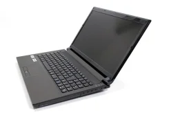 Clevo. 15.6", 3,1����, ��� 6 ��, ���� 640���, WiFi: 1, Bluetooth: 1, ����������� �� 3��. ����